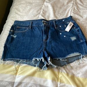 Denim shorts, never worn!